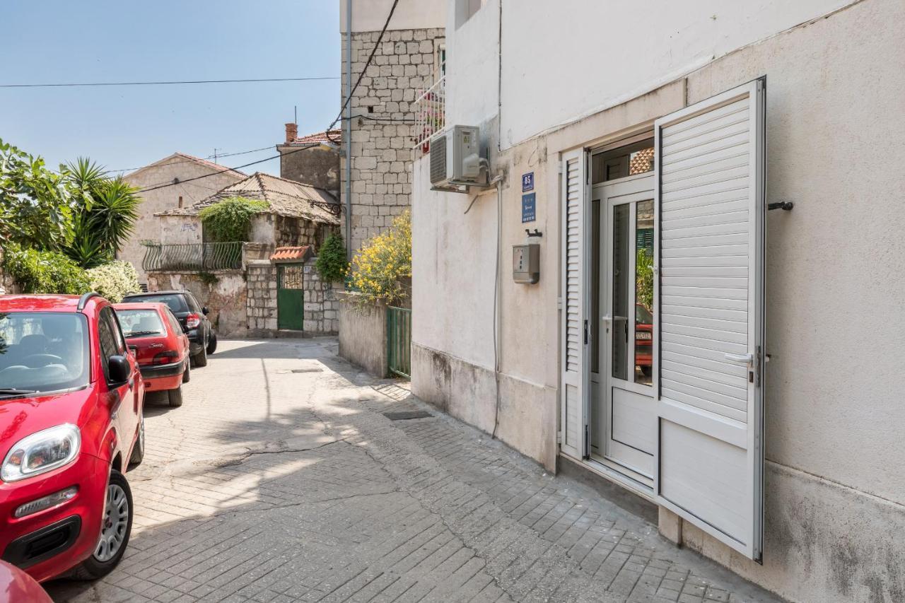Charming Apartment Split Buitenkant foto